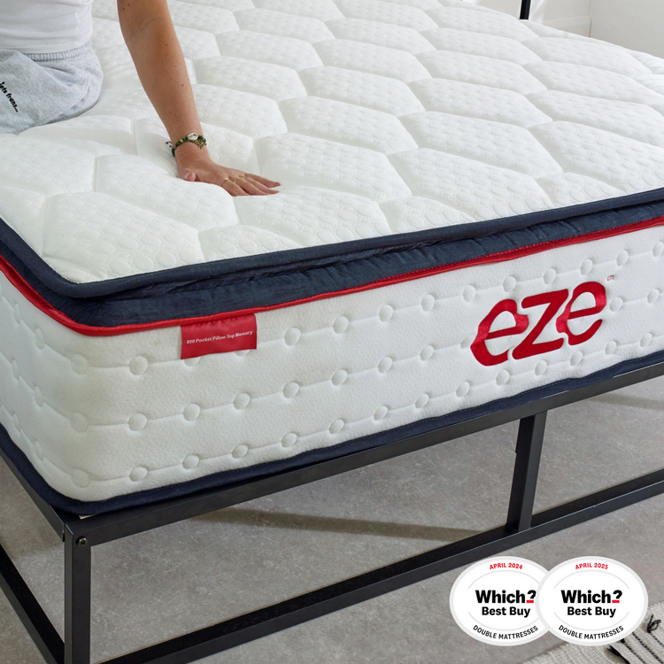 EZE_ULTRA_HYBRID_MATTRESS__WOMEN_HAND_TOUCH_TOP_OF_MATTRESS